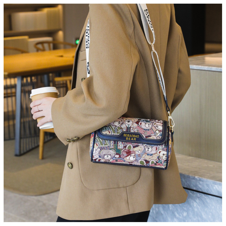 Bolsas clássicas de marca com design de nicho, bolsas femininas com temperamento, bolsas de urso, bolsas de ombro inclinadas da moda_voghion.com