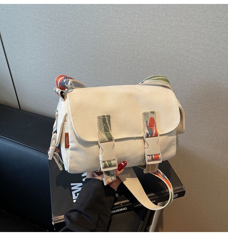 Neue schlichte Canvas-Nischendesign-Schultertasche mit großer Kapazität und Klappdeckel, Modetrend, Damen-Umhängetasche_voghion.com