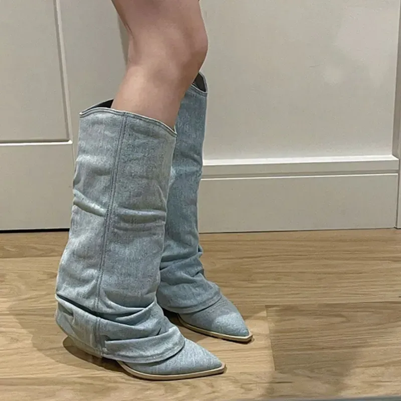 Falten Blue Denim Oberschenkelhoch für Frauen 2024 Frühling Dickabsatz Spitzschuh Cowboy Frau Slip On Western Lange Stiefel_voghion.com