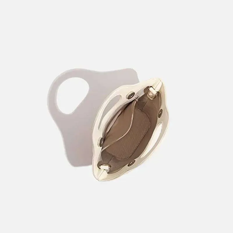 Designer-Taschen 2025 Frauen Neues Design Vielseitige Stroh gewebte Handtaschen Dame Handarbeit Rattan Tote Sommer Strand Schulter_voghion.com