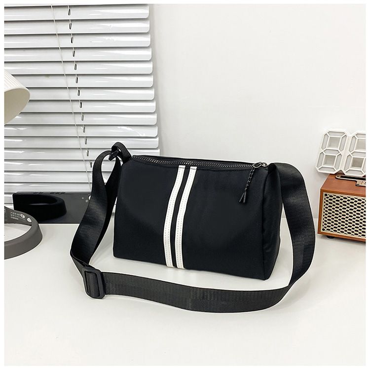 Hochwertige, lässige, vielseitige Umhängetasche aus leichtem Nylon mit breitem Riemen für Herren, modische Einzelschultertasche, kleine, quadratische Tasche_voghion.com