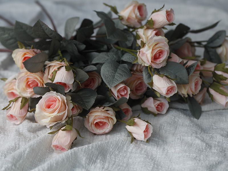 Amerikanesch Europäesch Retro Land 7 Rosen Kënschtlech Blummen Seideblummen Hochzäitsdekoratioun Heemdekoratioun Blummen Kënschtlech Blummen_voghion.com