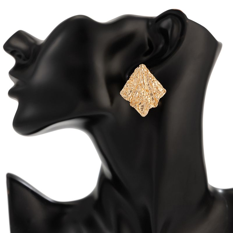 Orecchini a bottone plissettati per donne, nuovi, in stile personale, alla moda, alla moda, con temperamento irregolare._voghion.com