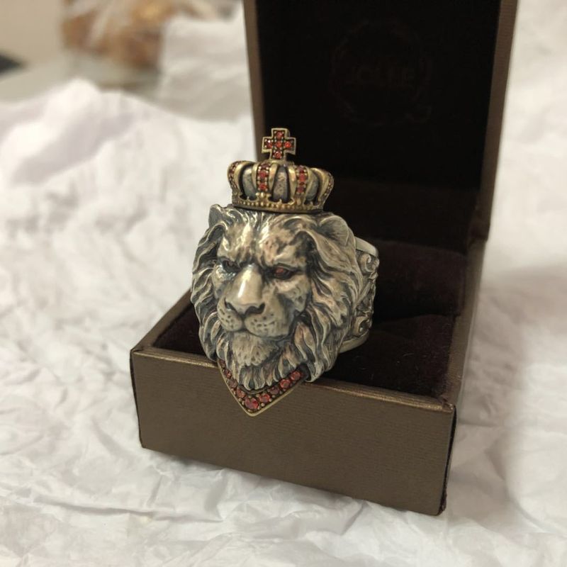 Anello da uomo regolabile con corona e croce del Re Leone Simba_voghion.com