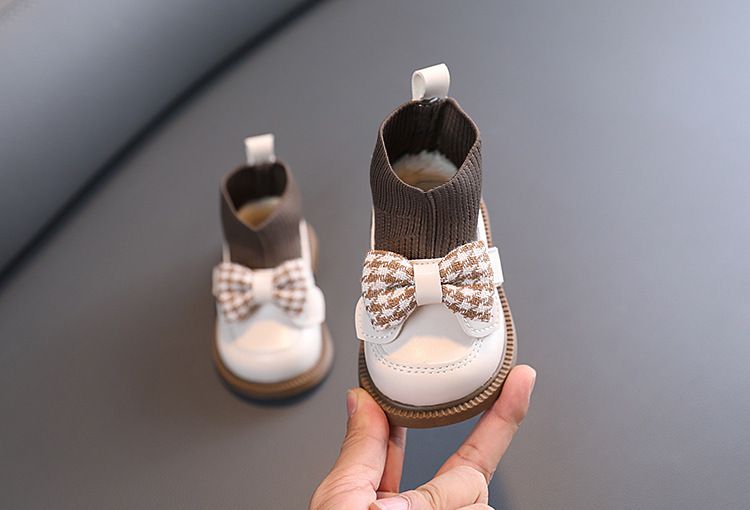 Chaussures d'hiver en coton pour filles, nouvelle collection 2025, chaussures de princesse pour bébés, nœud papillon, mignonnes, petites chaussures en cuir, bottes courtes, chaudes, pour enfants de 0 à 3 ans_voghion.com