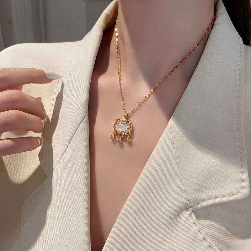 New Xiangyun Ruyi Ping An Lock Necklace Women's Ins Fashion Net Red Light Luxury Temperament Simple Clavicle Chain_voghion.com