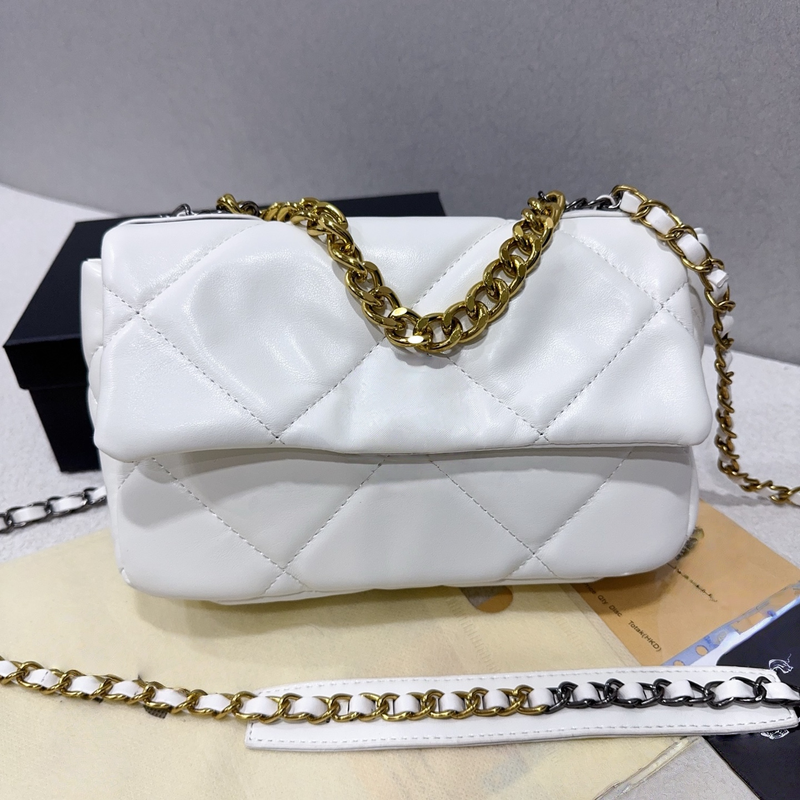 X Thick Chain Shoulder Crossbody Bag Fall/Winter 2025 New Fashion Chest Bag Mobile Change Belt Bag Shoulder Bag_voghion.com