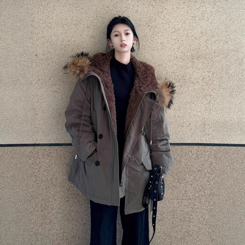 Zimowy damski płaszcz puchowy o długim fasonie ze sztucznego kożucha – ciepła kurtka z podszewką z polaru w rozmiarach Petite i Standard_voghion.com