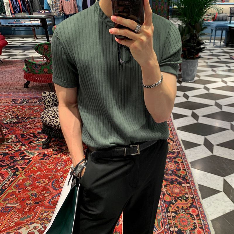MYQ Maglietta a maniche corte a righe sottili da uomo, estiva, in stile coreano, vestibilità slim, elasticizzata, con scollo rotondo, alla moda_voghion.com