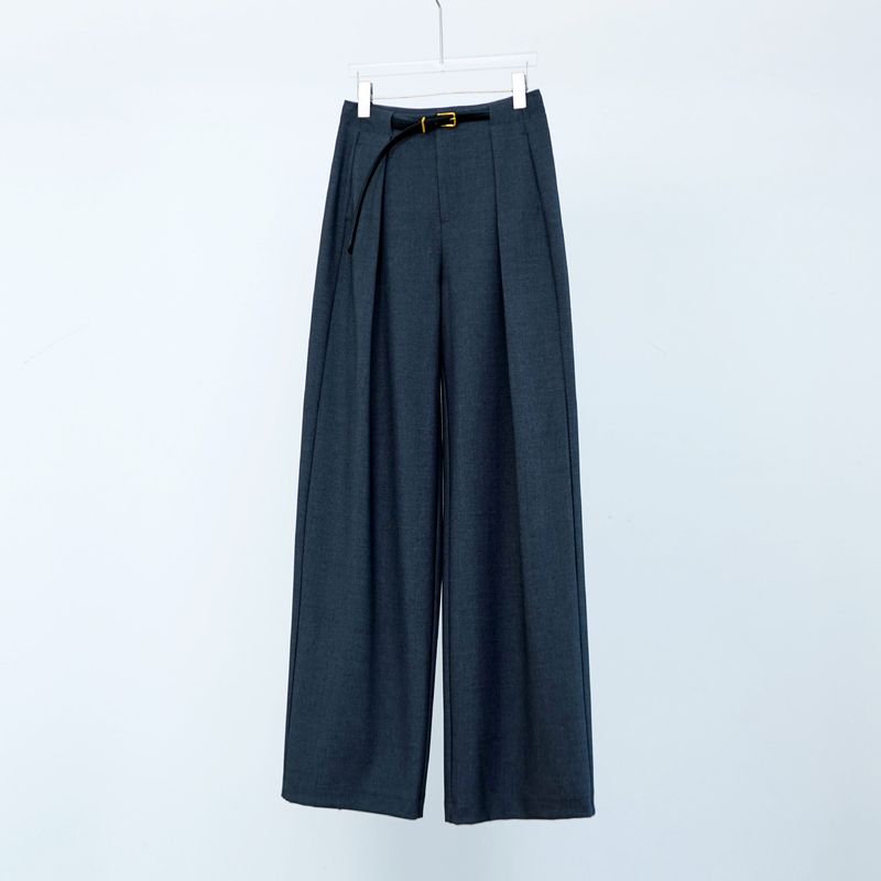 Pantaloni larghi e snelli in acetato Tencel, stile autunno 2025, drappeggiati e dimagranti, modello Old Money Suit, colore rosso_voghion.com