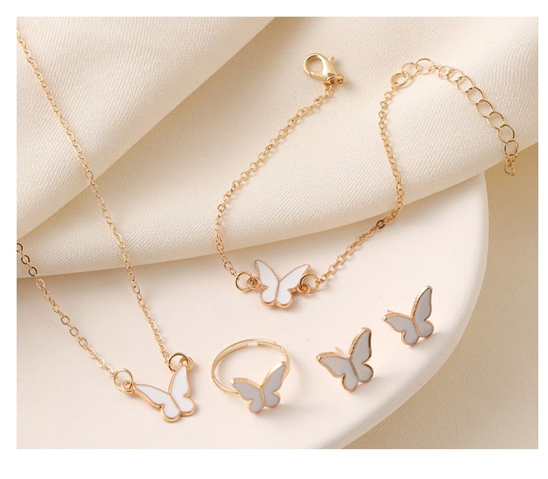 Collane La collana con farfalla smaltata bianca è squisita, semplice e versatile, moda di nicchia, catena per clavicola di alta gamma, set di collane per temperamento_voghion.com