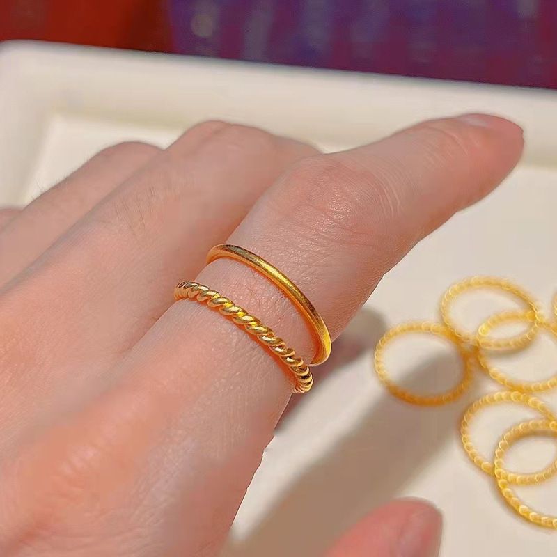Anello antico in corda intrecciata con piccolo design, in oro sabbia vietnamita, per uomo e donna, con sovrapposizione semplice e semplice._voghion.com