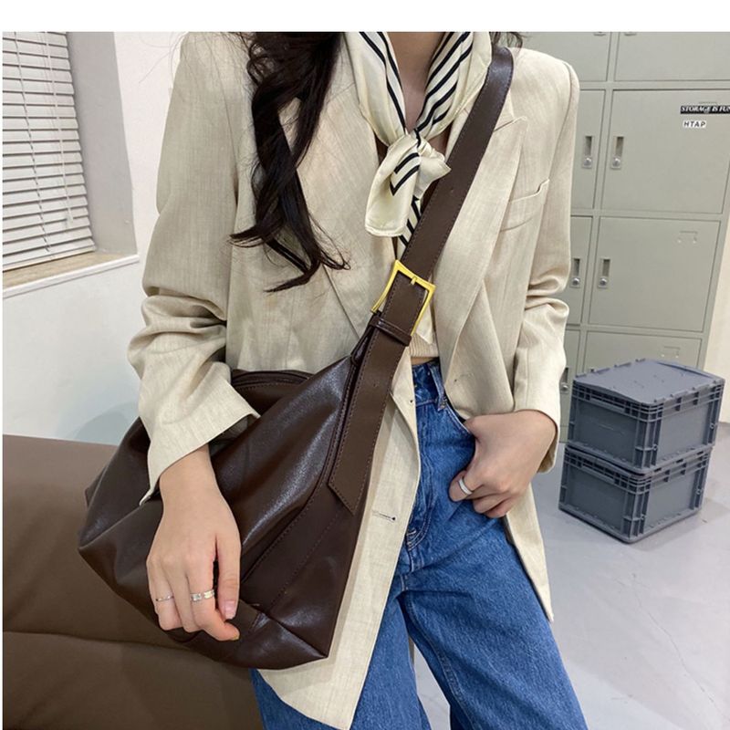 Borsa versatile in versione coreana per donna 2024, nuova borsa a tracolla ad alta capacità, morbida e pieghevole, stile minimalista, con tracolla_voghion.com