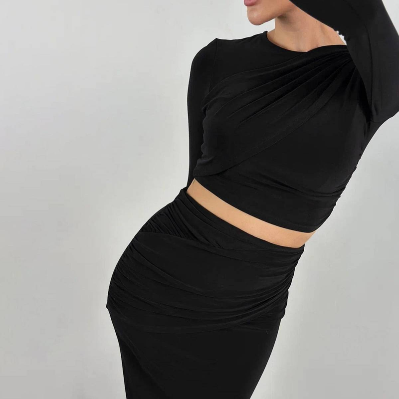 Plissierte zweiteilige Sets für Damen-Outfits mit Rundhalsausschnitt, unregelmäßigen Tanktops und langem Freizeitrock für Damenpartys_voghion.com