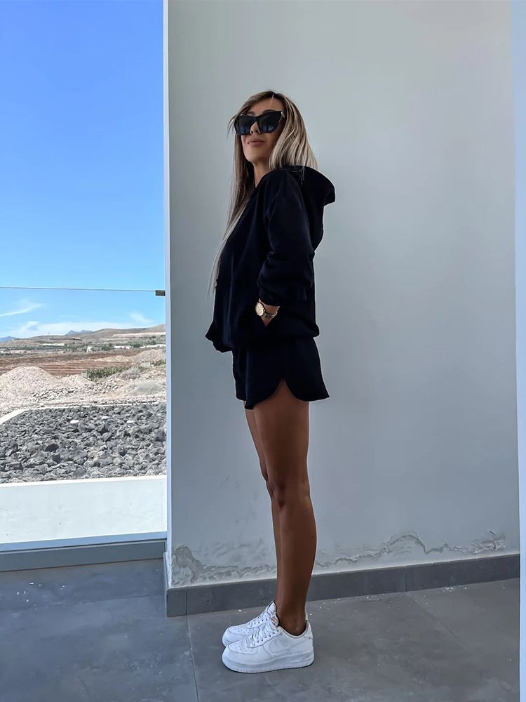 2025 Casual Fashion Set Women's Loose Hooded Sweatshirt Long Sleeved Top Sports Shorts_voghion.com