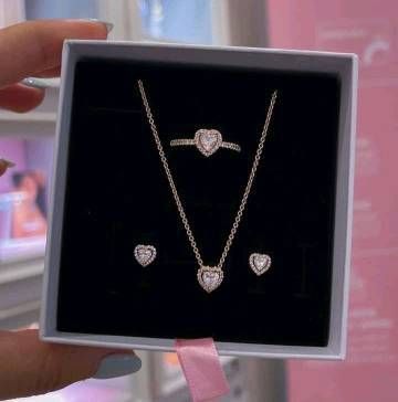 La collana d'amore più venduta di Pan, l'orecchino, il set di tre pezzi con collana placcata in argento con diamanti intarsiati_voghion.com