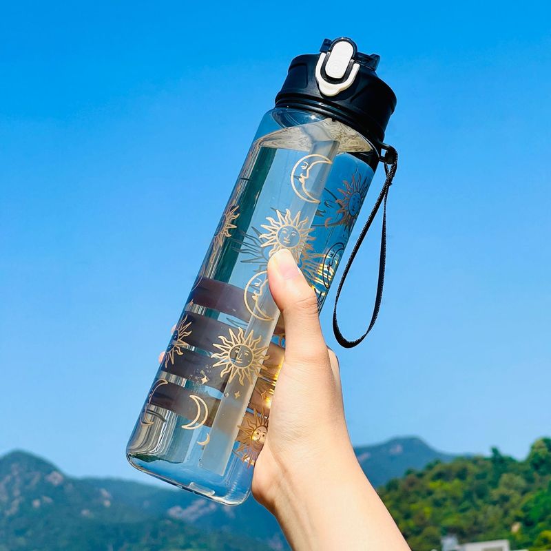 Tazza di plastica portatile con sollevamento a fune e coperchio a molla, bollitore orizzontale con cannuccia di aspetto elevato, tazza pratica_voghion.com