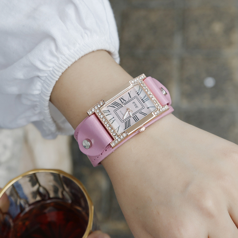 Nuovo orologio romano alla moda con cinturino in pelle e strass di lusso, quadrante quadrato, da donna_voghion.com