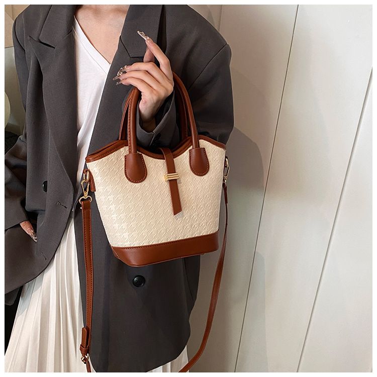 Borsa a secchiello portatile color-block alla moda per donna 2025, nuova borsa a tracolla versatile ed elegante da ascella_voghion.com