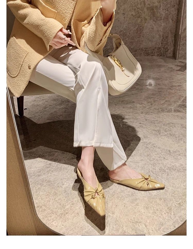 Pantofole a mezza altezza Baotou Muller con fibbia a triangolo, stile Grape Mom, nuove primaverili, in vera pelle, con punta cava e plissettate, da donna_voghion.com