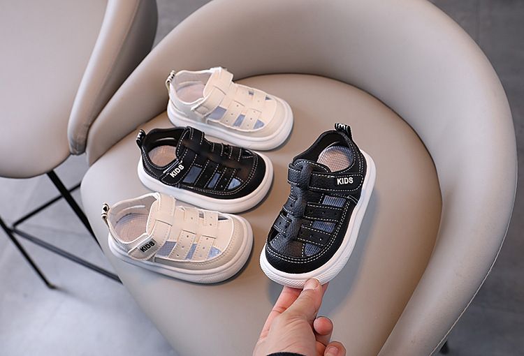 Sandali per bambini alla moda estiva 2024, scarpe da spiaggia in pelle con fori per bambini e bambine, scarpe con suola morbida_voghion.com
