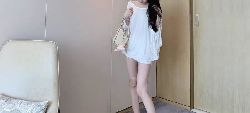 Sunscreen shirt with bat sleeves, gentle casual, women's 2024 summer collarbone exposed cloak, soft and loose, slightly_voghion.com