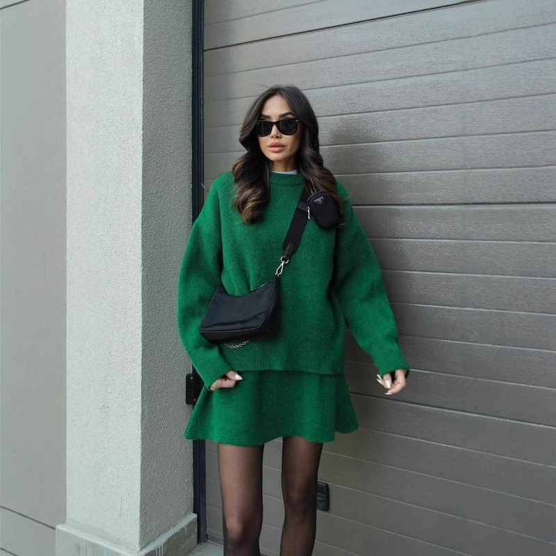 Completo da donna con maglione lavorato a maglia tinta unita e gonna a trapezio - Pullover casual preppy a maniche lunghe con minigonna (XXS-5XL, opzioni rosso scuro/nero/verde)_voghion.com