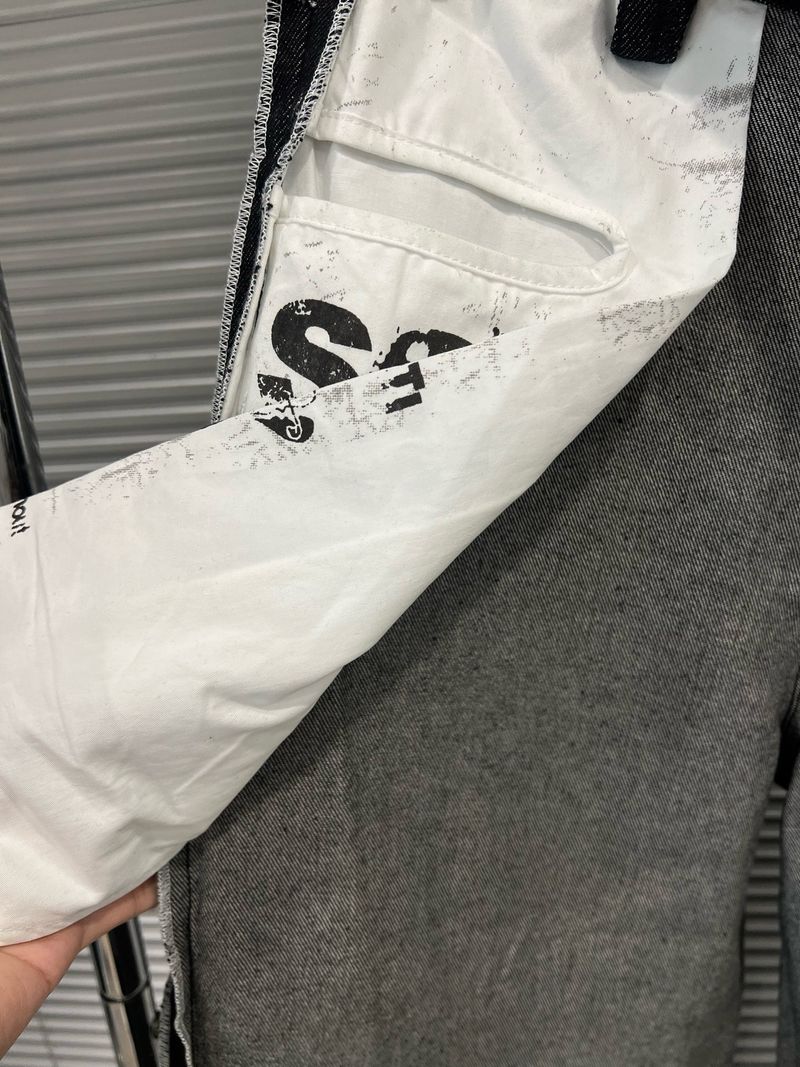 Cargohose mit Retro-Print – Hoch taillierte Hose mit weitem Bein, umgekehrtem Design und übergroßen Taschen_voghion.com