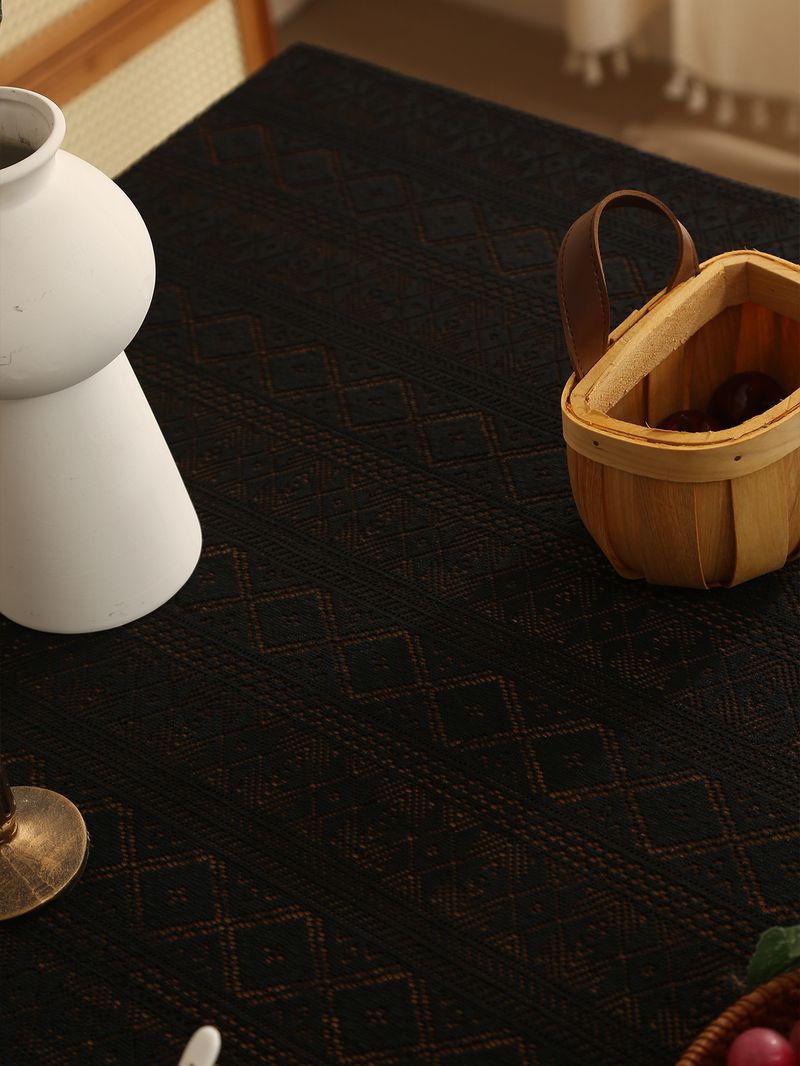 Nappe rectangulaire en polyester avec bordure en dentelle – Antidérapante et résistante à la poussière, pour tables basses et de salle à manger (140 x 100 cm à 140 x 260 cm, 5 coloris élégants)_voghion.com