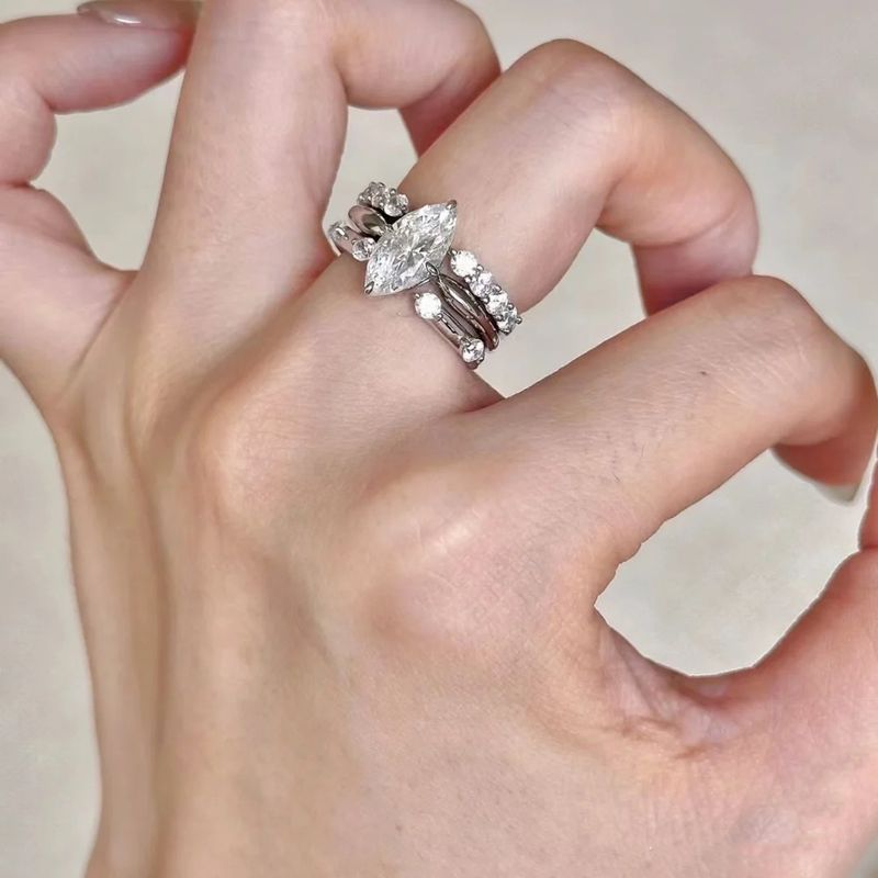 L'anello impilabile Three In One è abbagliante e super brillante, con anello aperto da donna in zircone occhio di cavallo._voghion.com