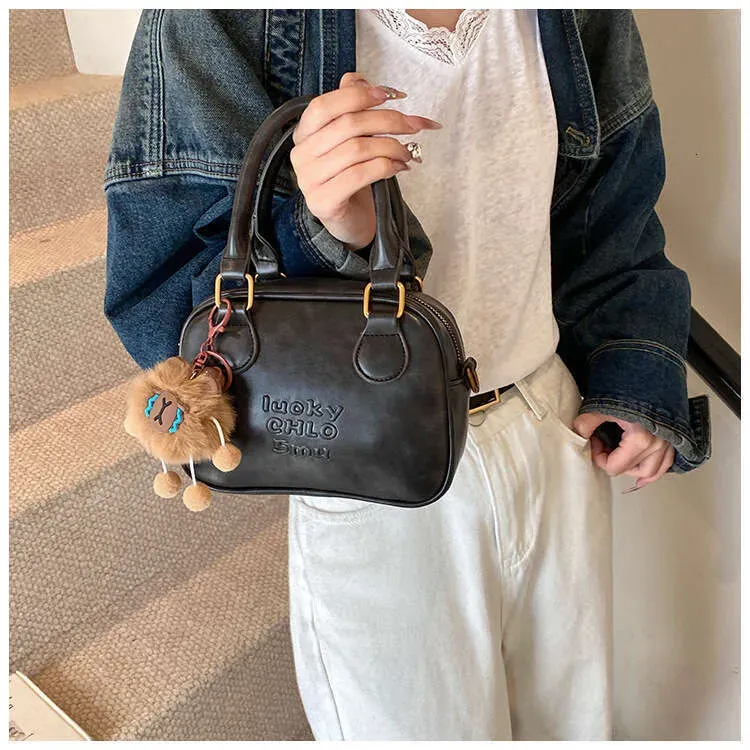 2025 New Autumn Winter Fashion Niche Korean Style Solid Color Single Shoulder Crossbody Bag_voghion.com