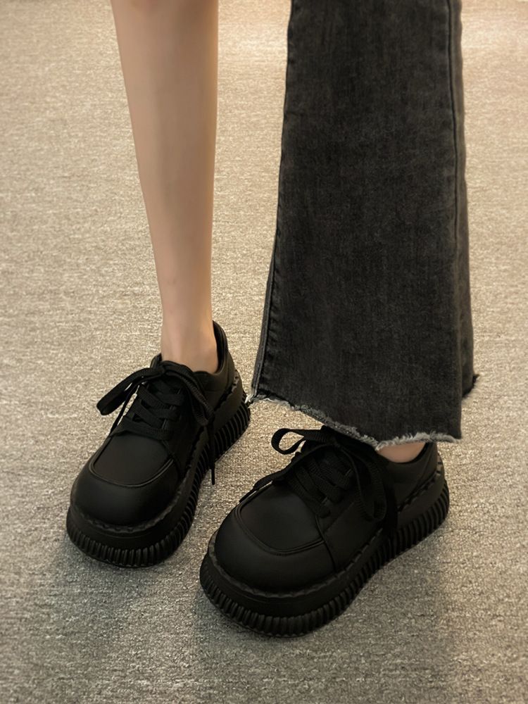 Scarpe da donna in stile britannico con suola spessa e rialzata in pelle 2025, modelli sportivi neri primaverili ed estivi, alla moda e versatili._voghion.com