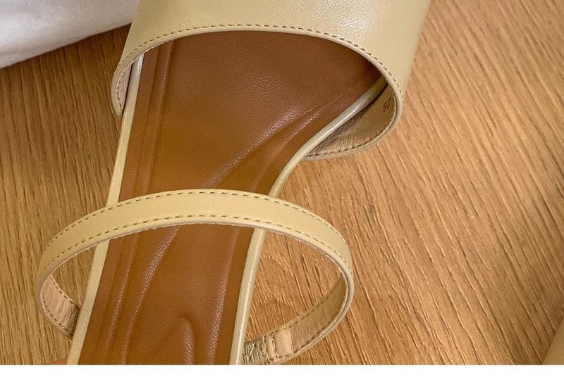 Franse stijl 2025 zomer nieuwe eenvoudige en modieuze sandalen voor dames zomer, één woord open teen stiletto hakken_voghion.com