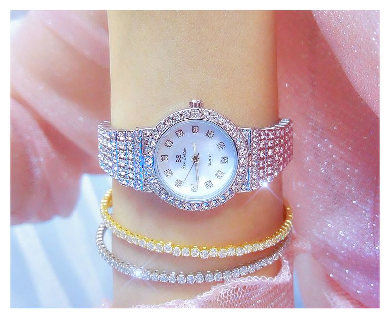 New light luxury chain watch small chain full of stars full of diamonds women's watch_voghion.com