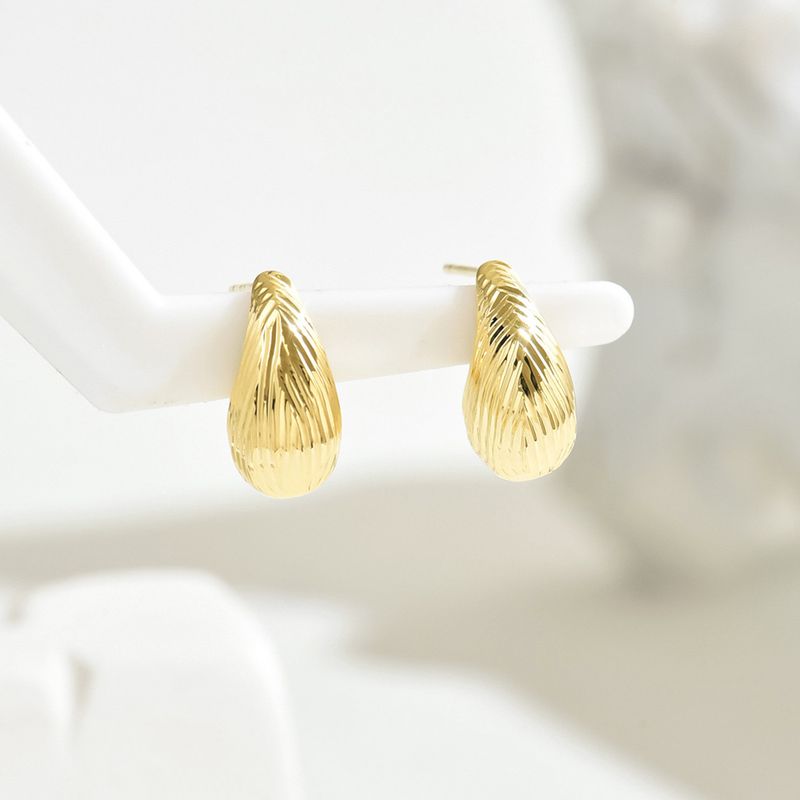 Boucles d'oreilles pour femmes minimalistes plissées, style forêt de niche, japonaises et coréennes, luxe léger, en forme de goutte Feng Shui_voghion.com