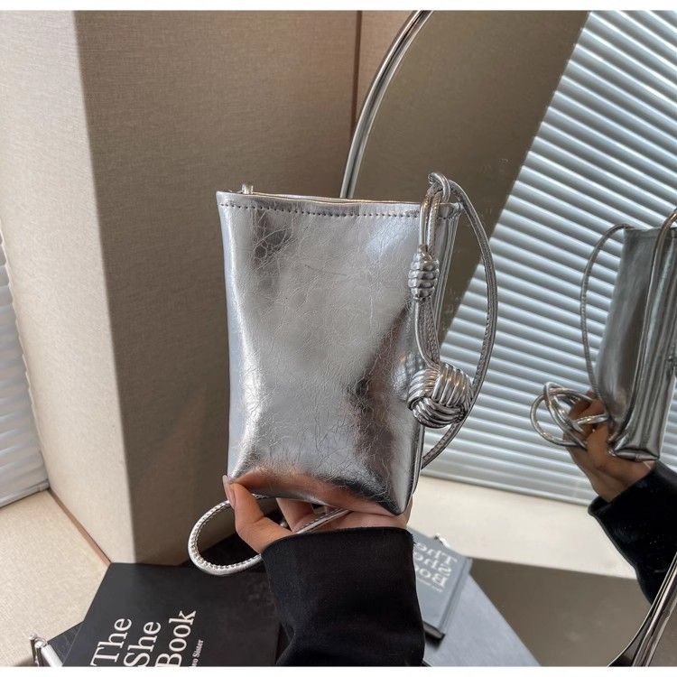 Borsa a tracolla con catena versatile, in argento, di alta qualità, per donna, nuova tendenza estiva 2025_voghion.com