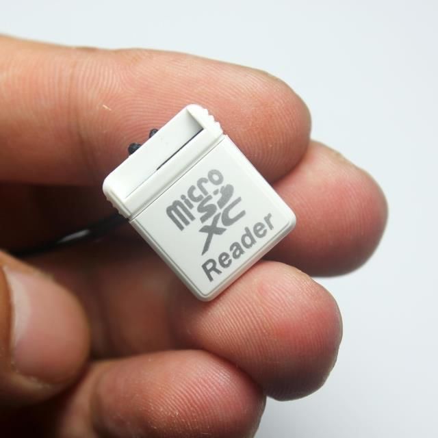 USB2.0 ugrađeni mini čitač kartica velike brzine sa svjetlom_voghion.com