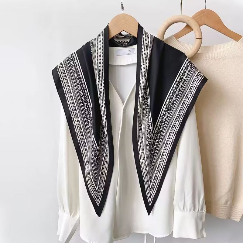 Herbst 2025: Neu bedruckter, vielseitiger und eleganter Reise- und Fotoschal für Damen – auch als Oberbekleidung oder als Dreieckstuch zum Binden an der Taille geeignet._voghion.com