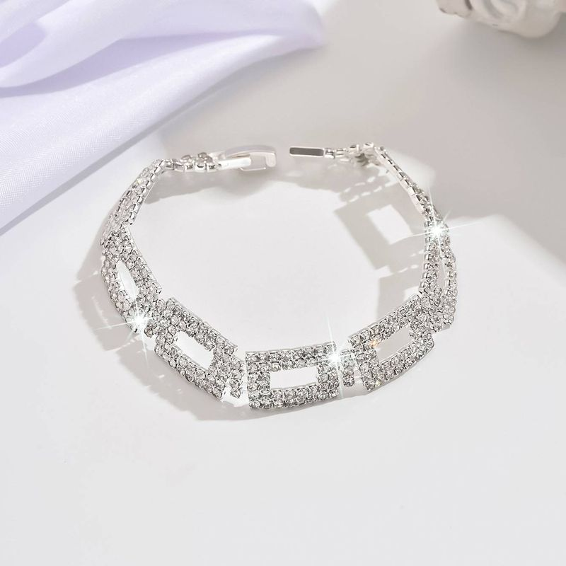 Minimalistiskt armband med geometrisk design, minimalistiska och nischade accessoarer lämpliga för kvinnors julmiddagskläder_voghion.com