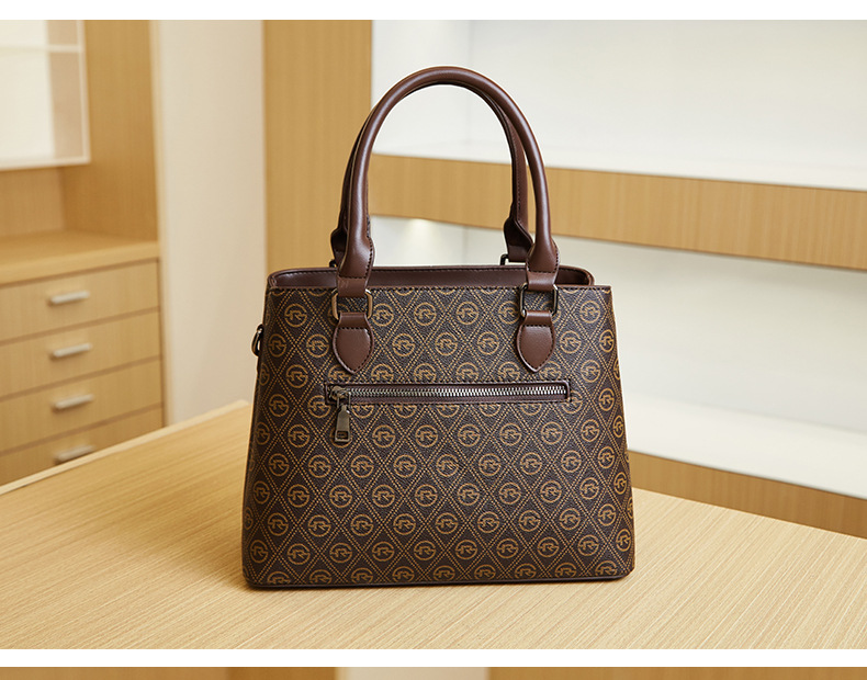 Bolso de mano clásico y elegante para mujer, novedad de 2024, bolso de mano ligero de lujo de gran capacidad, bolso de viaje informal y versátil_voghion.com