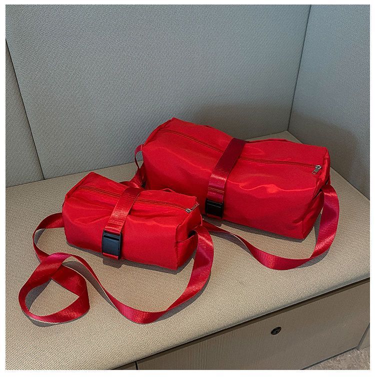 Toast Reisetasche für Männer, wasserdichte Sport- und Fitnesstasche, großes Pendlerkissen aus Nylon in Volltonfarbe, eine Schulter_voghion.com