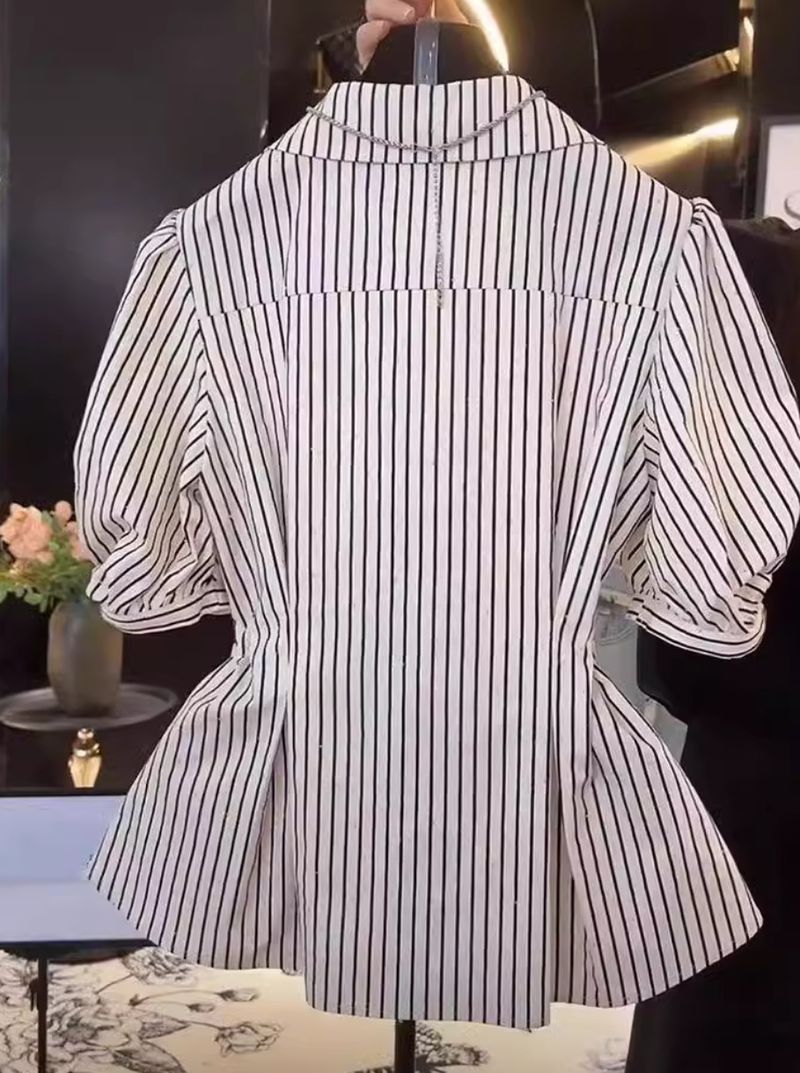"Camicetta architettonica con scollo a V – Top a righe che esalta le curve con maniche a sbuffo (S-XL, soluzione in poliestere per l'estate e l'ufficio)"_voghion.com