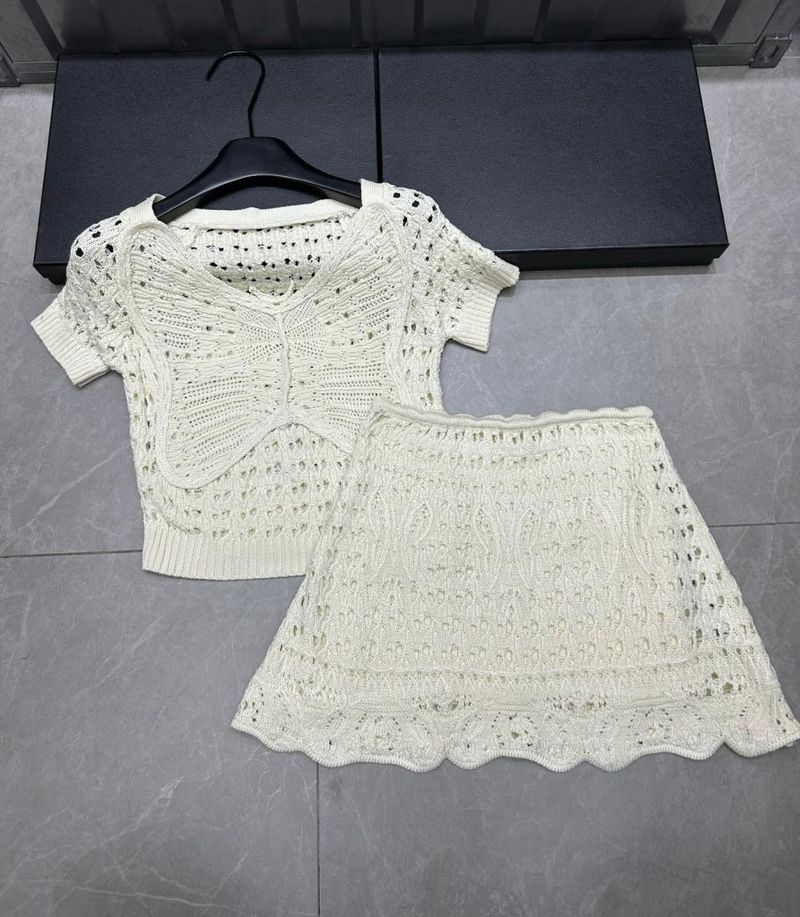 High-Quality 25-Year Summer New Dijia Butterfly Hollow Short-Sleeve Pullover + Knitted Half-Skirt Women's Two-Piece Set_voghion.com