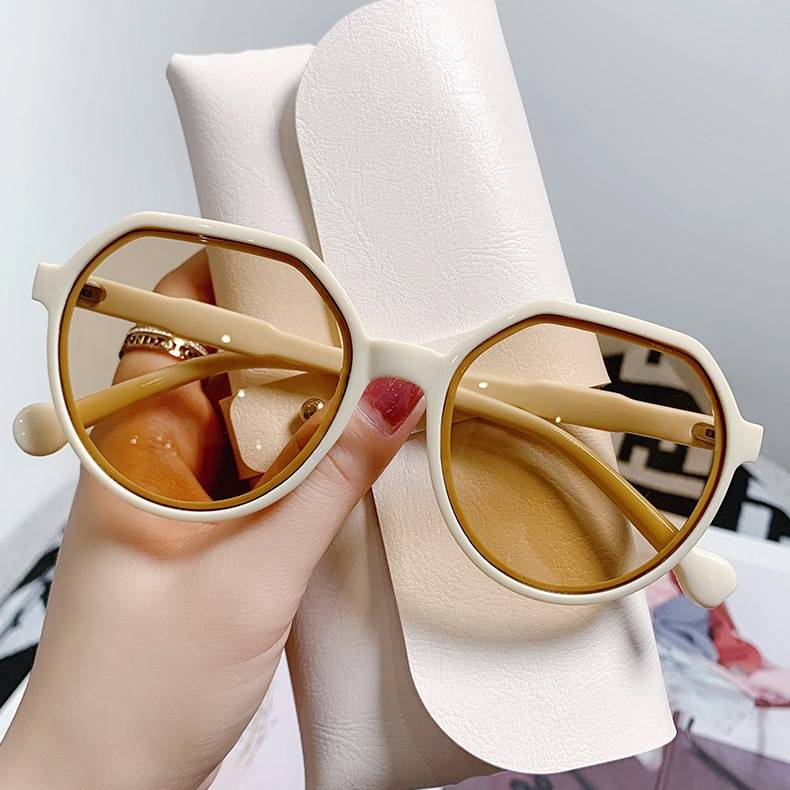 2024 Neue Tawny Sonnenbrille Ins Style Weibliches koreanisches Web Rot Retro Kleiner Rahmen Weiße Sonnenbrille Kleines Gesicht_voghion.com