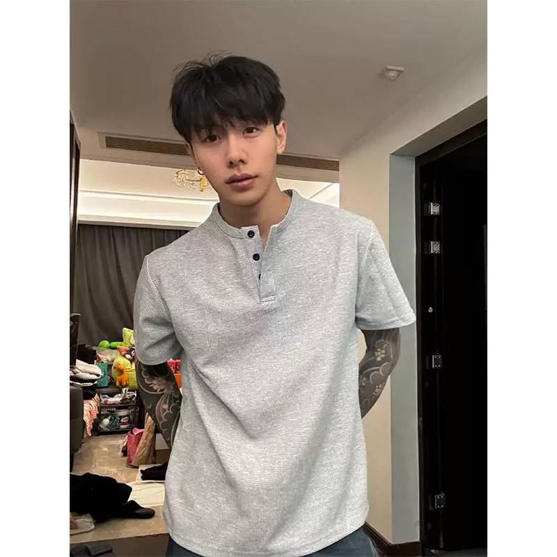 T-shirt a maniche corte con scollo a V da uomo - Polo estiva in maglia a nido d'ape, vestibilità comoda, colore grigio chiaro - Abbigliamento casual da strada per adolescenti e giovani adulti_voghion.com
