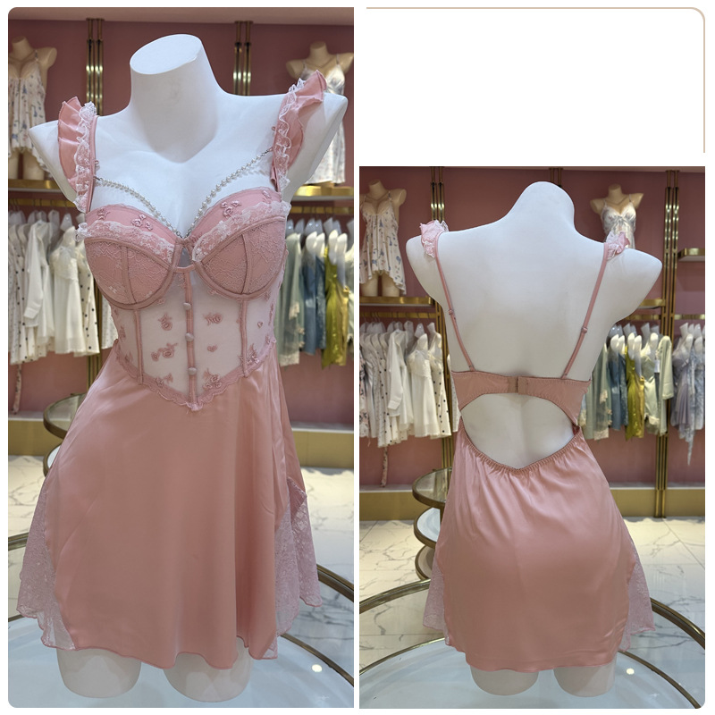 Unterwäsche & Nachtwäsche: Elegantes Chemise-Nachthemd aus Satin mit Spitzenbesatz, Bügeln und gepolsterter Brustpartie – passendes Set aus Bademantel und Gürtel (mehrere Farben/Größen)_voghion.com