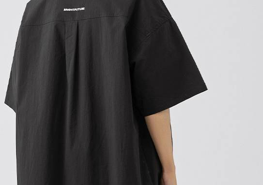 Vintage Workwear-Kurzarmhemd für Herren, Oversized-Utility-Hemd mit Taschen, atmungsaktives Nylon-Casual-Button-Up, Streetwear-Essential für den Frühling_voghion.com