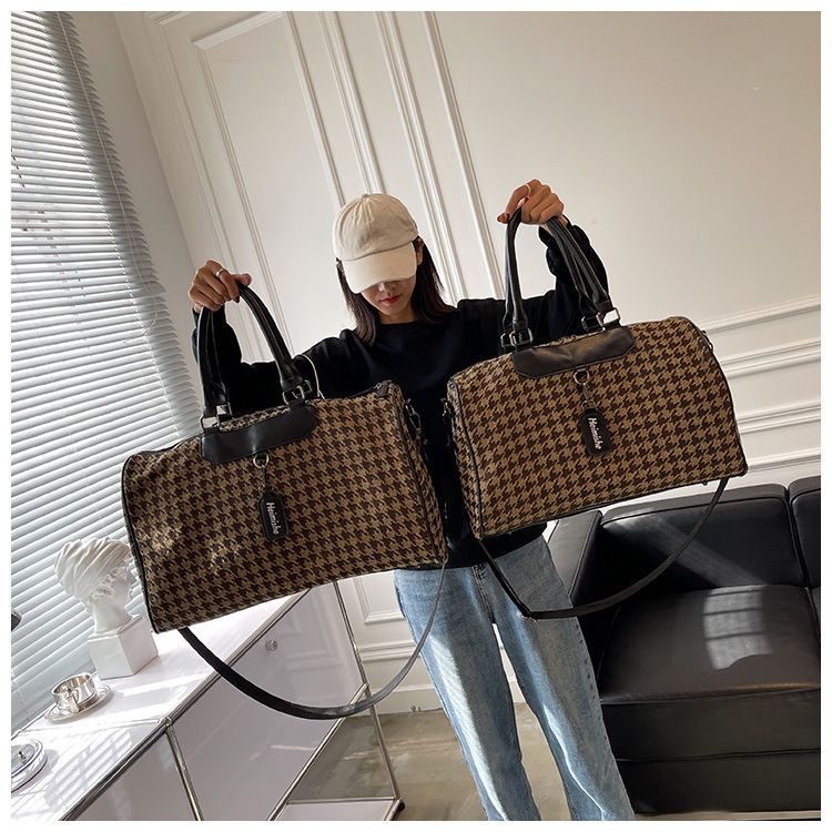 Winter portable travel bag for men and women, simple sports and fitness bag, large capacity dry wet separation luggage bag_voghion.com