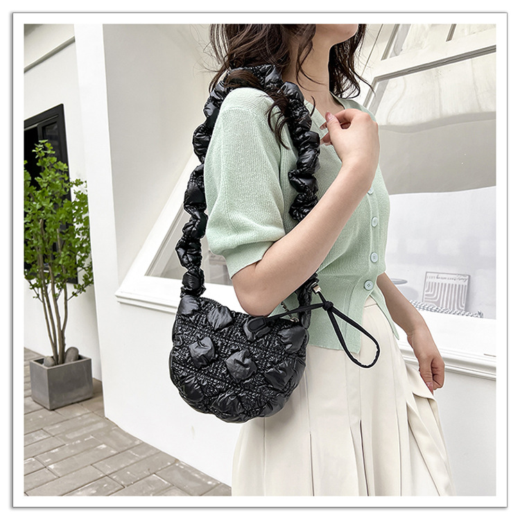 Sprin/Summer Korean Edition Exquisite Briht Face Wrinkle Underarm Mini Cloud Crowd Crossbody Women's Hih end Small_voghion.com