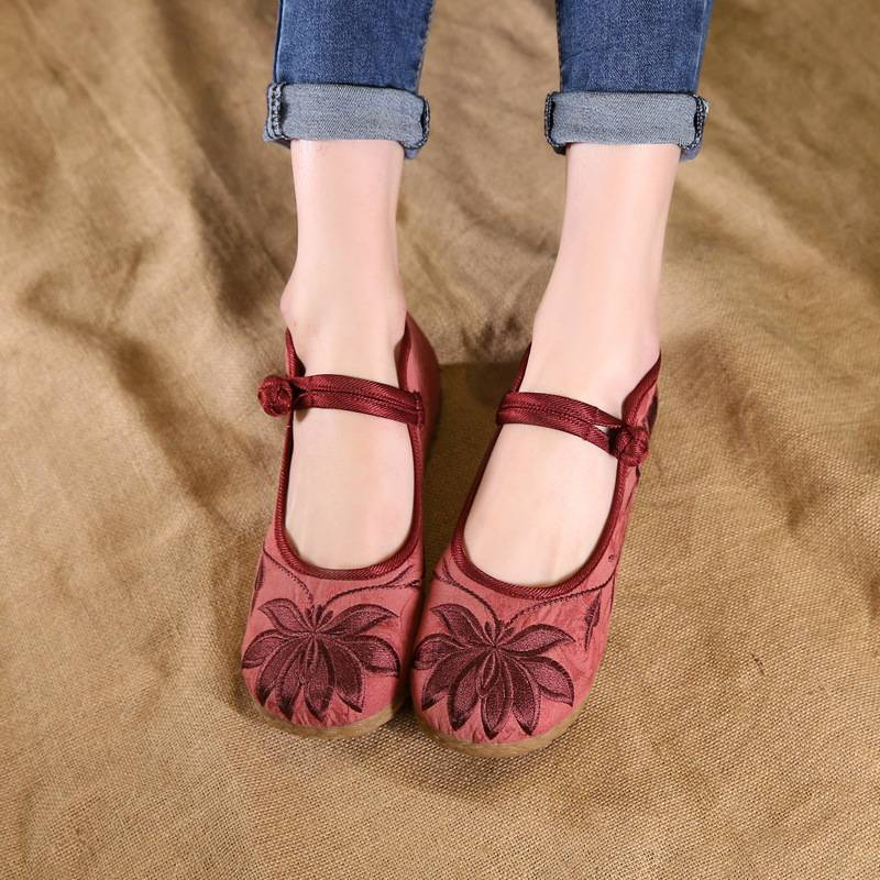 Damenschuhe Frühling und Herbst Alte Stoffschuhe Rindsledersohle Flacher niedriger Absatz Mittleres Alter und ältere Menschen Rutschfeste bestickte Schuhe Square Dance Hoes_voghion.com
